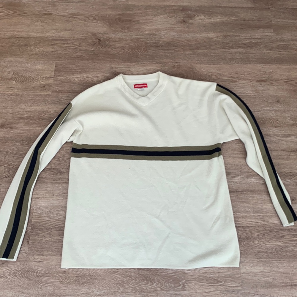 I am selling a Union Bay sweater size small but the size runs bigger.